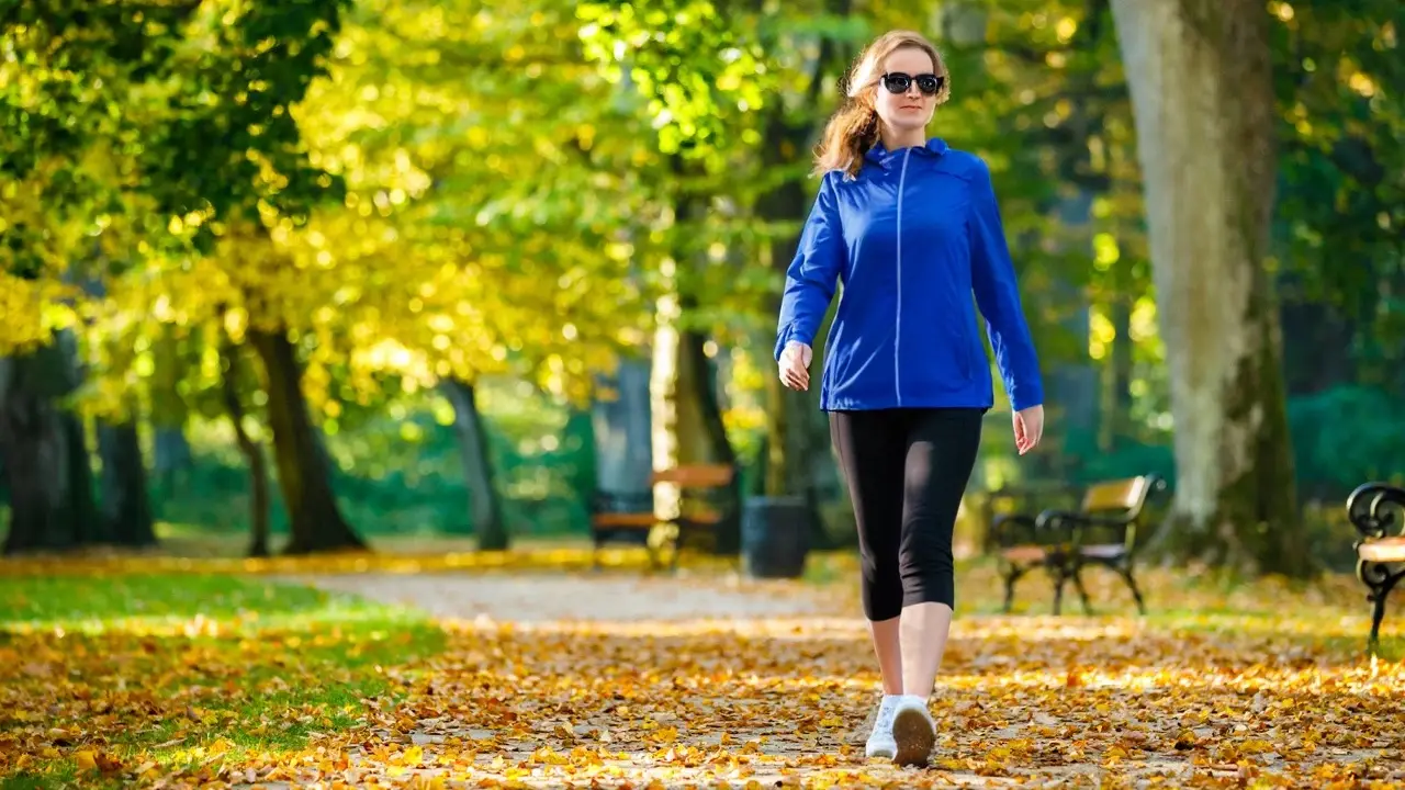 Quali insospettabili parti del corpo dimagriscono con la camminata, ce lo spiega la scienza