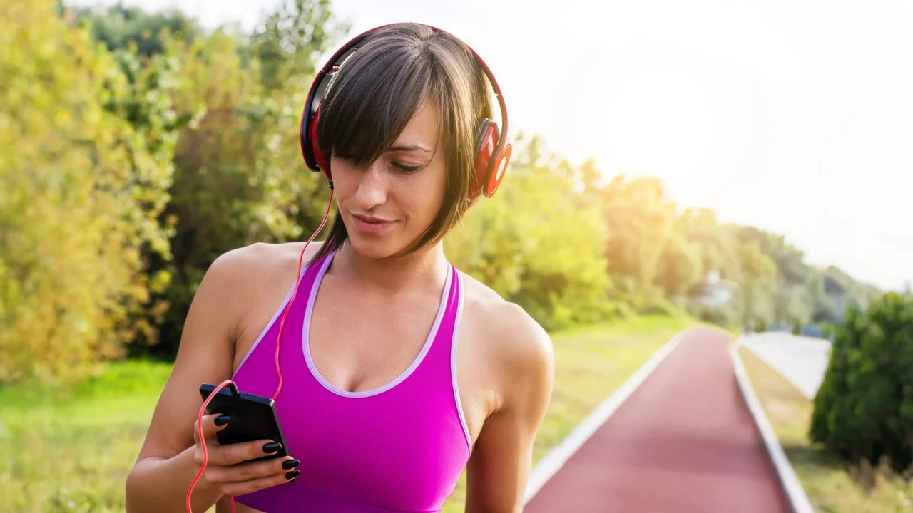 Camminare 30 minuti al giorno contro la cellulite aiuta, cosa dicono gli studi