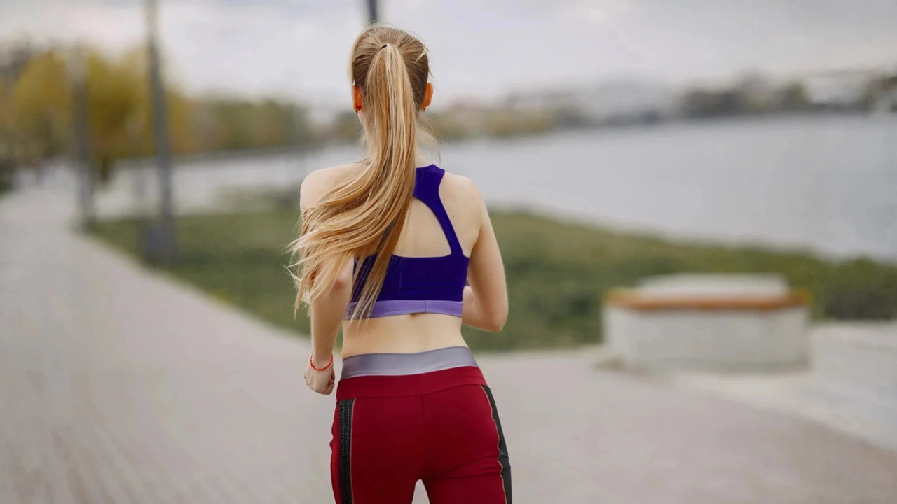 I benefici del FitWalking, come si fa e come può aiutare questo esercizio fisico sul dimagrimento