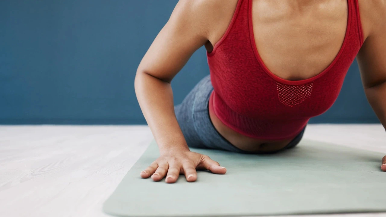 Esercizi perttorali a corpo bibero 15 minuti al giorno donna